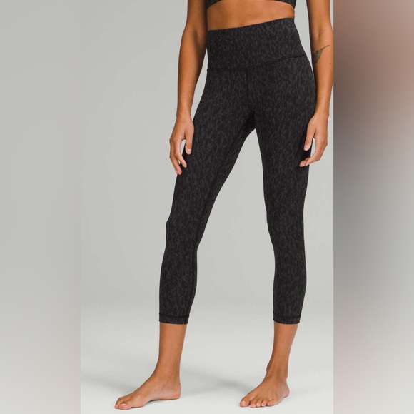 NWOT Lululemon Wunder Under High-Rise Crop 23" *Full-On Luxtreme Leopard Camo - Picture 2 of 5